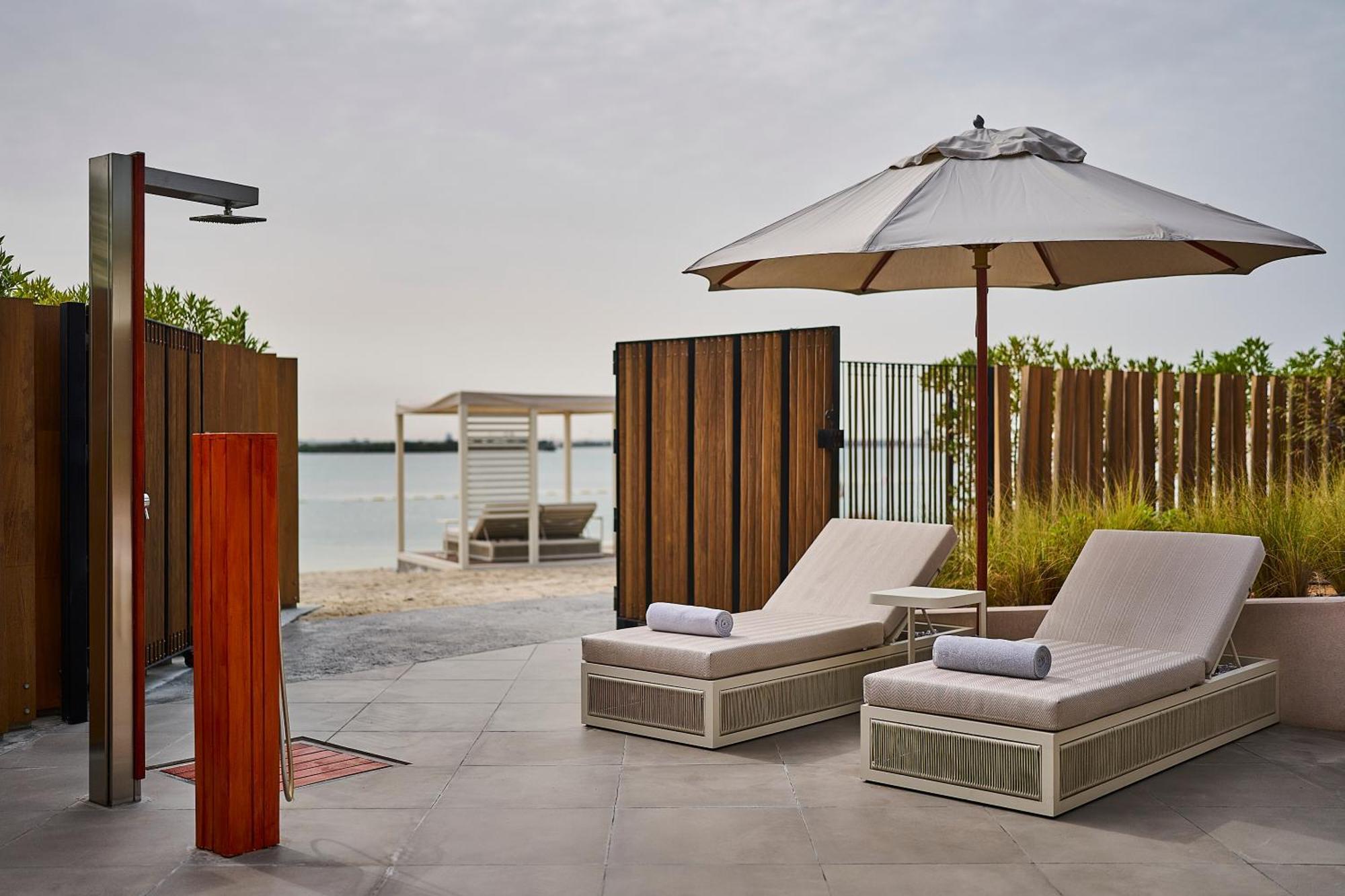 Erth Abu Dhabi Hotel Exterior foto